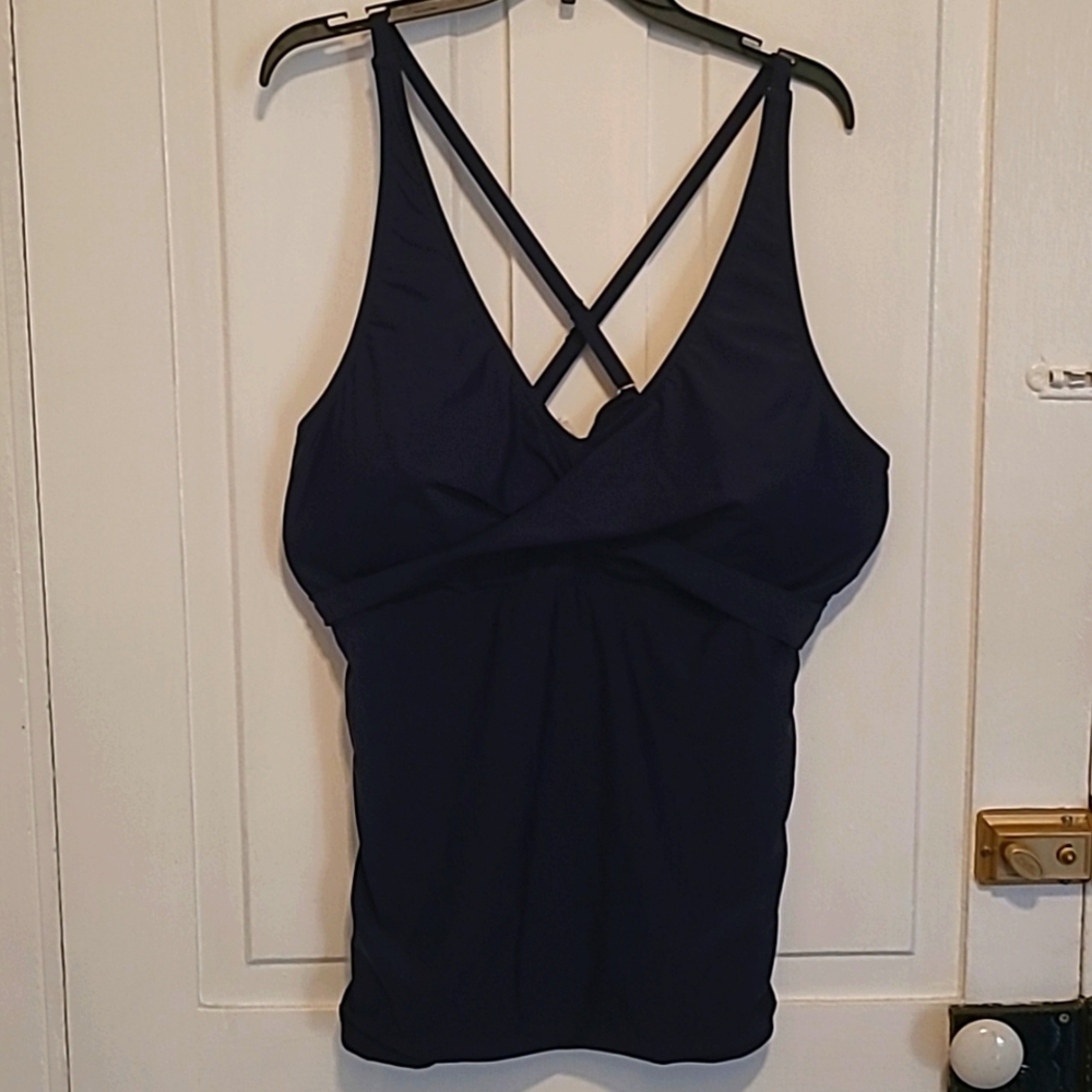🆕️Yonique Swim Top 🏊‍♀️